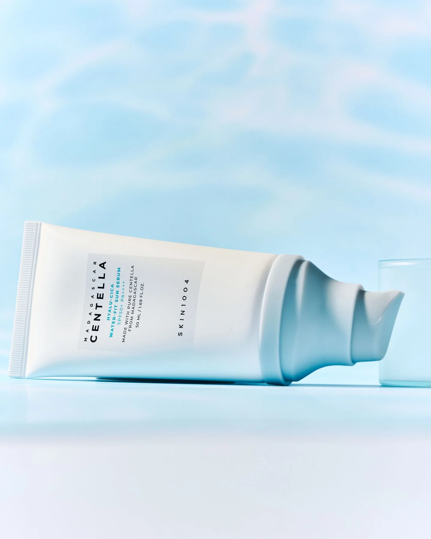 skin1004-sun-hyalu-cica-water-fit-sun-serum-spf50-pa-39366328910070_1440x