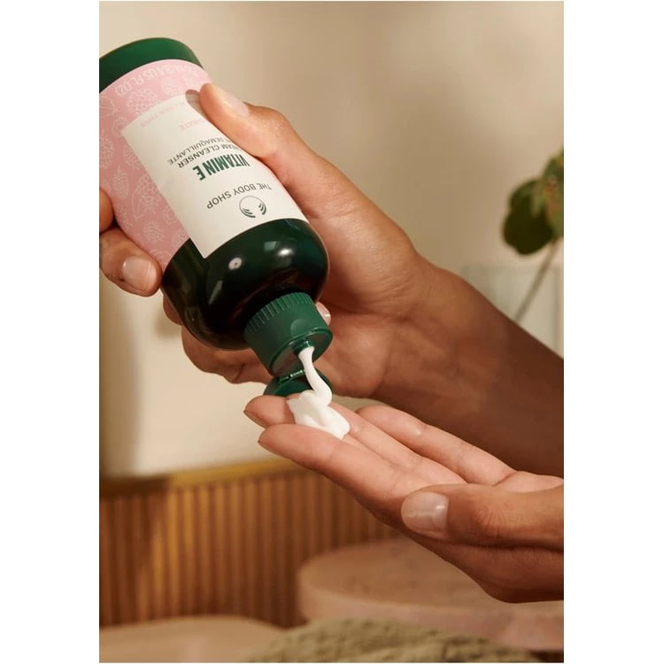 1026964_VITAMIN_E_CREAM_CLEANSER_250ML_GOLD_INAEHPS343