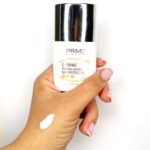 فلوئید ضد آفتاب بی رنگ پریم مدل فیوژن واتر حاوی ویتامین سی با SPF50